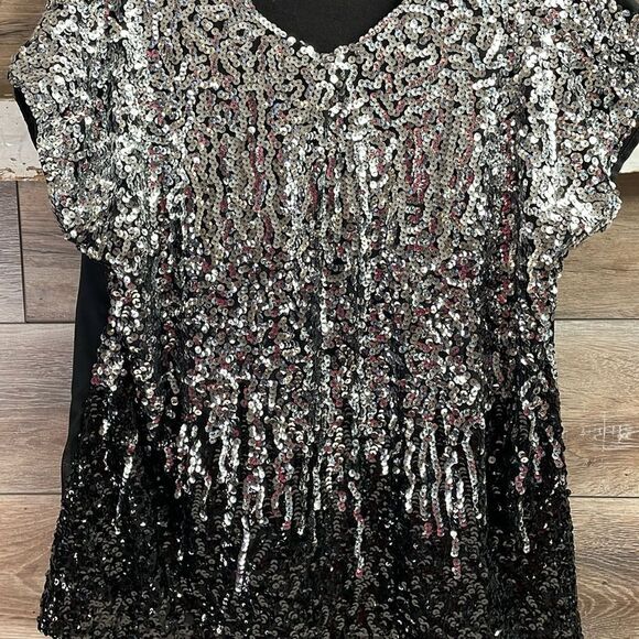 Pretty Guide, XXL, Black and Silver Sequined Top - Picture 5 of 5